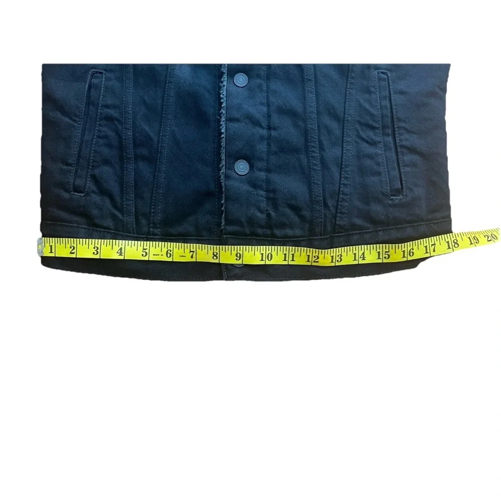 Levi's Black Sherpa Lined Denim Jacket - Picture 9 of 11